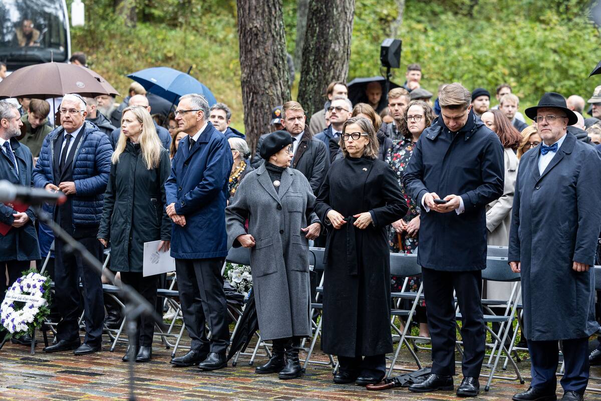 Lietuvos žydų genocido aukų pagerbimo ceremonijoja Panerių memoriale