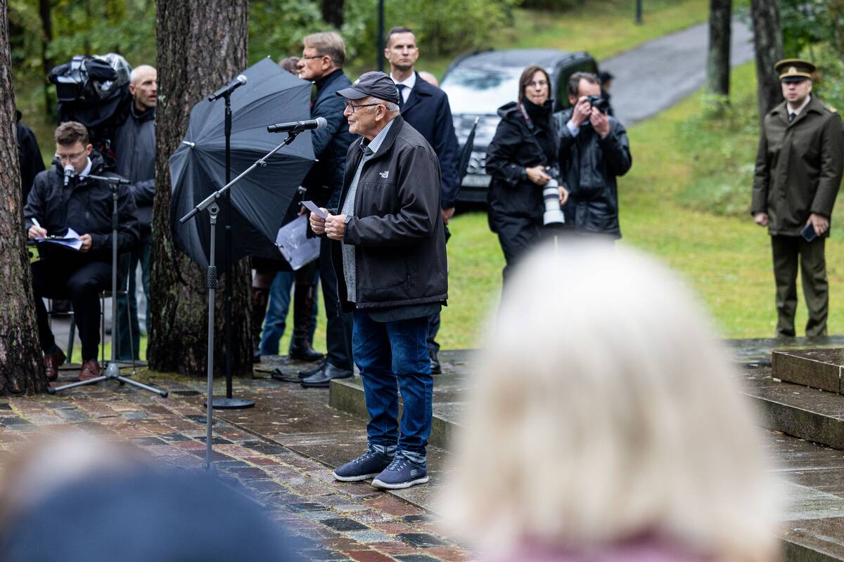 Lietuvos žydų genocido aukų pagerbimo ceremonijoja Panerių memoriale