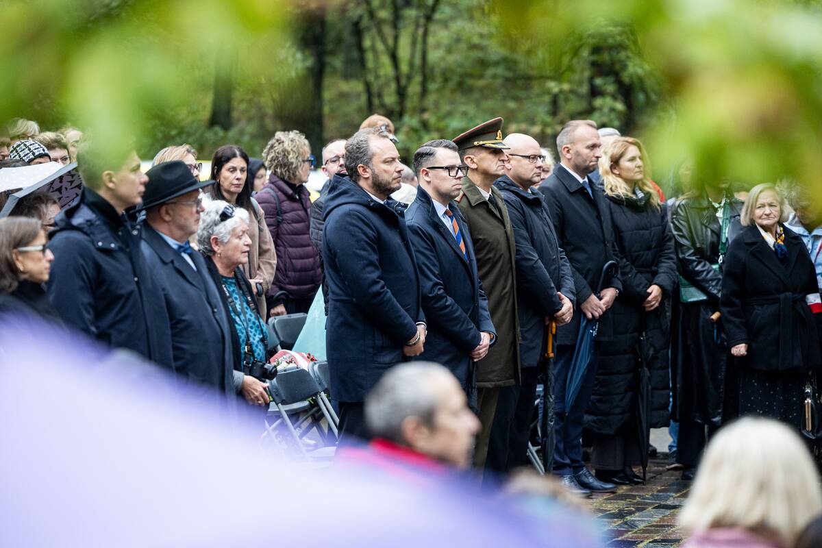 Lietuvos žydų genocido aukų pagerbimo ceremonijoja Panerių memoriale