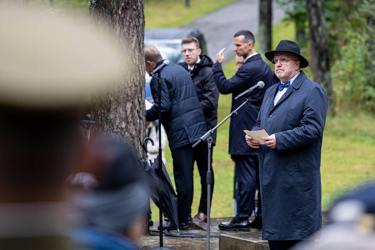 Lietuvos žydų genocido aukų pagerbimo ceremonijoja Panerių memoriale
