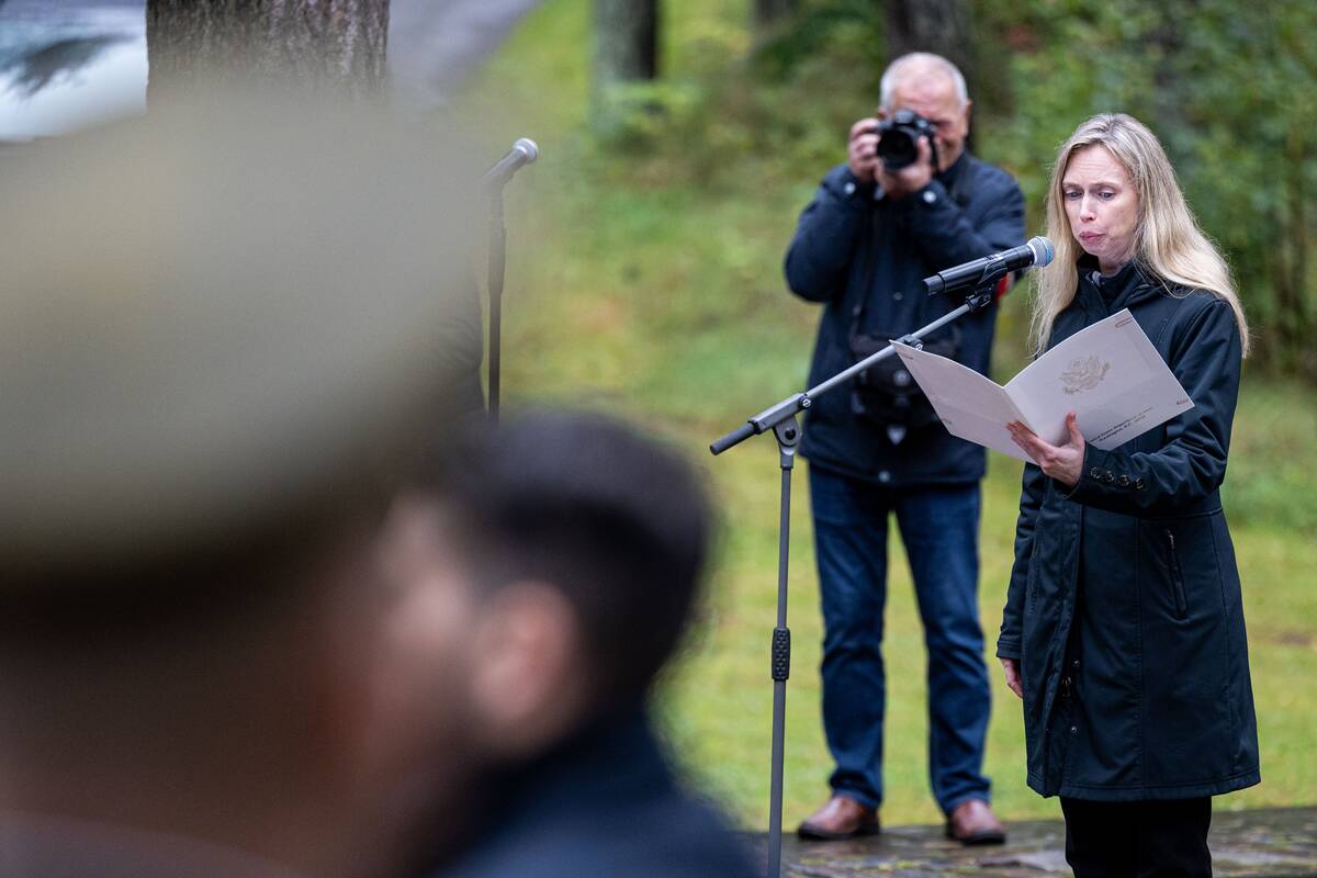 Lietuvos žydų genocido aukų pagerbimo ceremonijoja Panerių memoriale