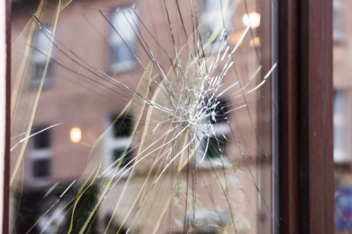 
<span>Vilniuje girtas vyras daužė langus ir grasino moteriai</span>
