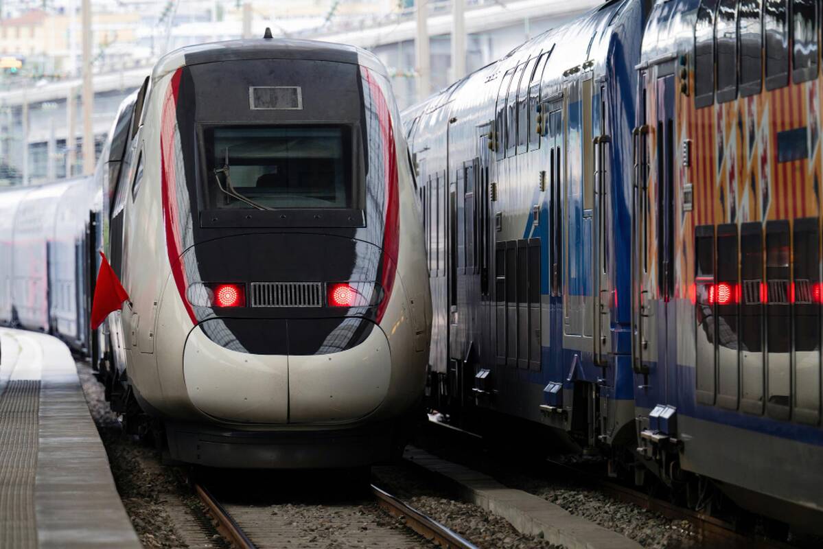 
<span>Prancūzijoje traukiniui nuvažiavus nuo bėgių sužeisti 44 žmonės</span>
