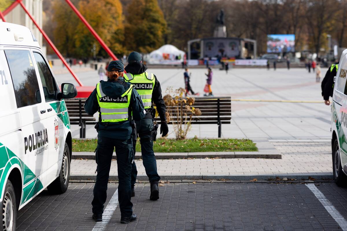 
<span>Mitingai dėl migracijos: organizatoriai keičia vietą, savivaldybė neinformuota</span>
