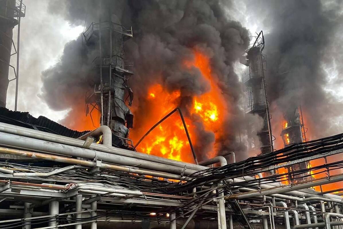 
<span>Ukrainos dronas smogė Rusijos Arkties regionui už beveik 3 tūkst. km nuo sienos</span>
