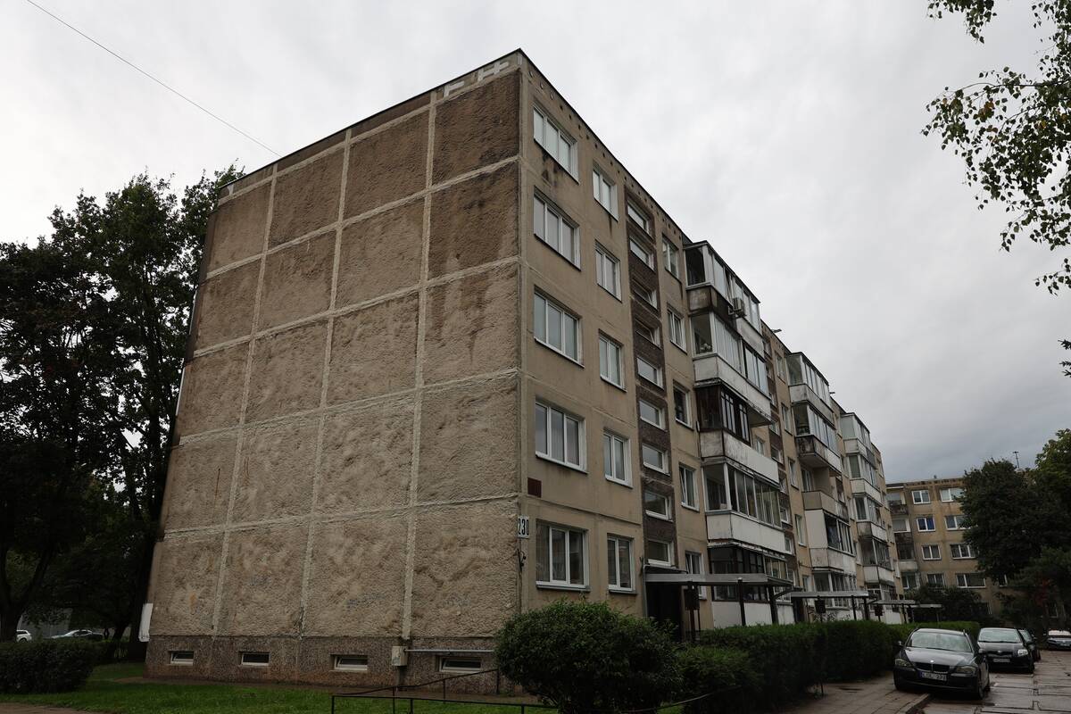 Kaune – padegimas: iš buto negalėjo išeiti moteris su dukra