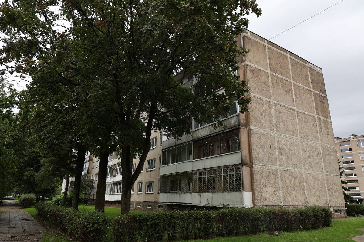 Kaune – padegimas: iš buto negalėjo išeiti moteris su dukra