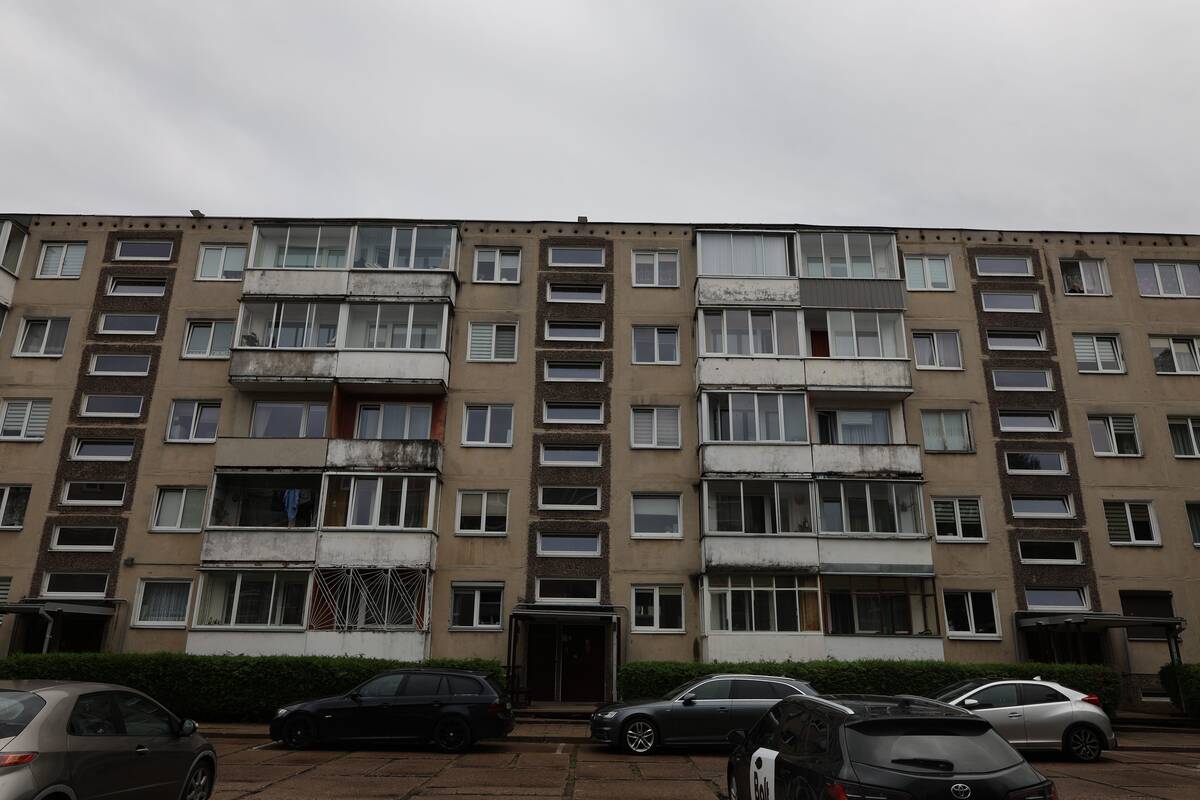 Kaune – padegimas: iš buto negalėjo išeiti moteris su dukra