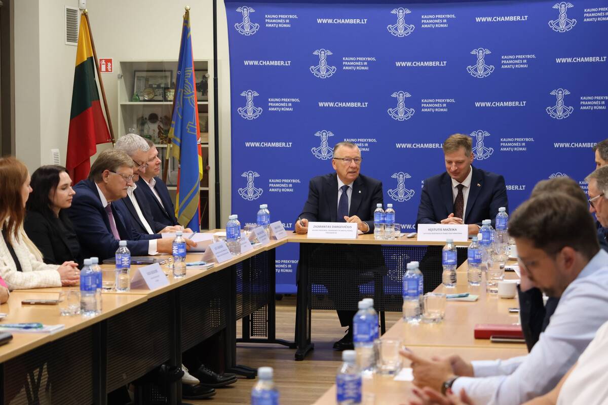 
<span>Verslo bendruomenė su žemės ūkio ministru aptarė sektoriaus iššūkius ir ateities prioritetus</span>
