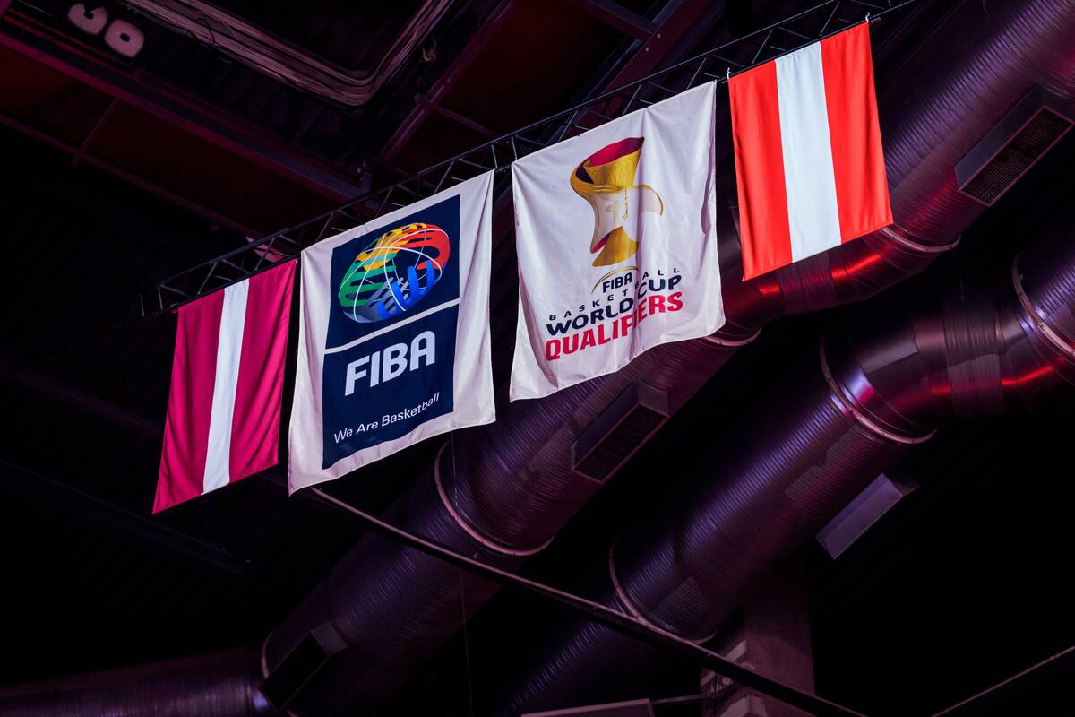 
<span>FIBA atvėrus kelią į varžybas rusams ir baltarusiams, ŠMSM ragina Lietuvos krepšininkus neboikotuoti</span>
