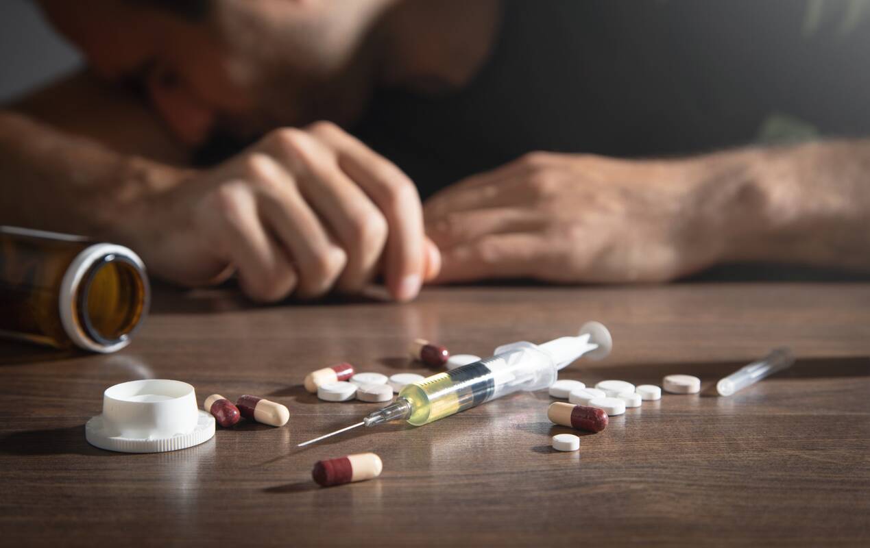 Statistika: 2021 m. atlikto tyrimo duomenimis, bent kartą gyvenime bent vieną narkotiką buvo vartoję 14,1 proc. 15–64 metų Lietuvos gyventojų. Narkotikų vartojimas gerokai labiau paplitęs tarp vyrų ir 15–34 metų gyventojų.