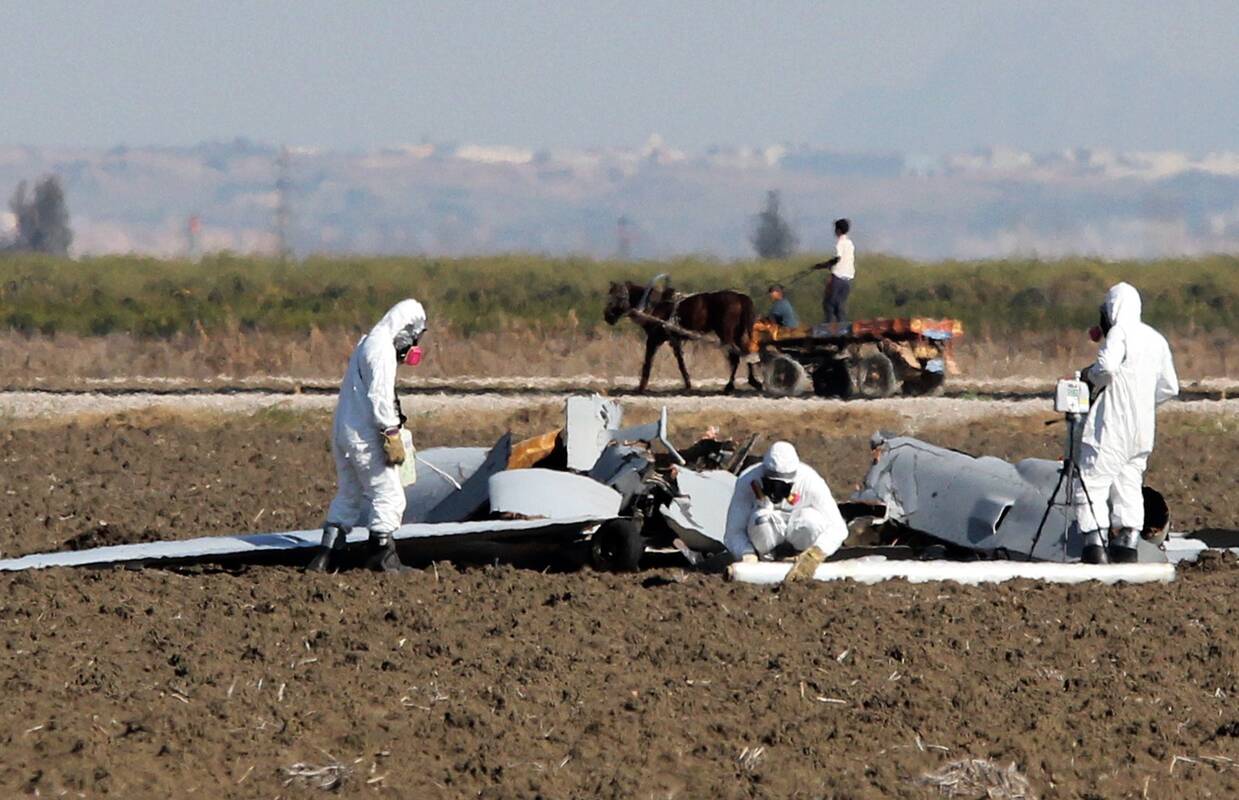 Grėsmė: sutrikus navigacijai, paklydę kariniai dronai gali sukelti skaudžių incidentų.