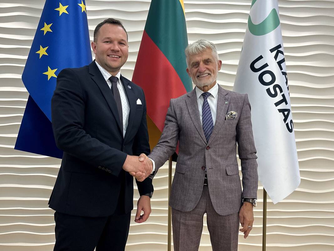 Vizitas: uostamiestyje viešėjęs ekonomikos ir inovacijų ministras E. Grikšas dėmesį skyrė ir Klaipėdos uostui.