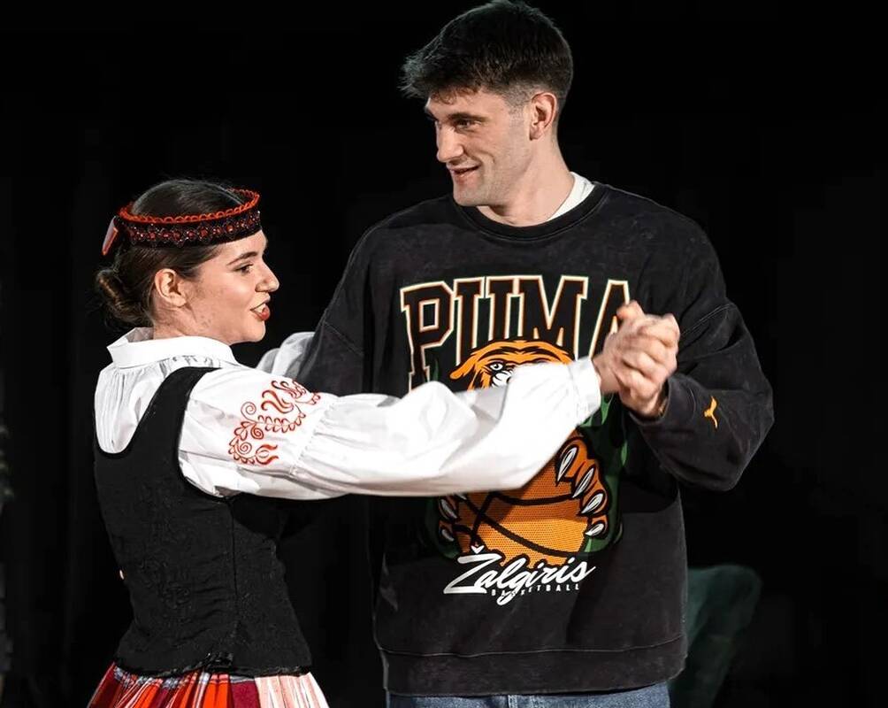Formalumai: iš Pits­bur­go (JAV) ki­lęs žal­gi­rie­tis D. Sle­va yra pa­tei­kęs do­ku­men­tus gau­ti Lie­tu­vos pi­liety­bę.