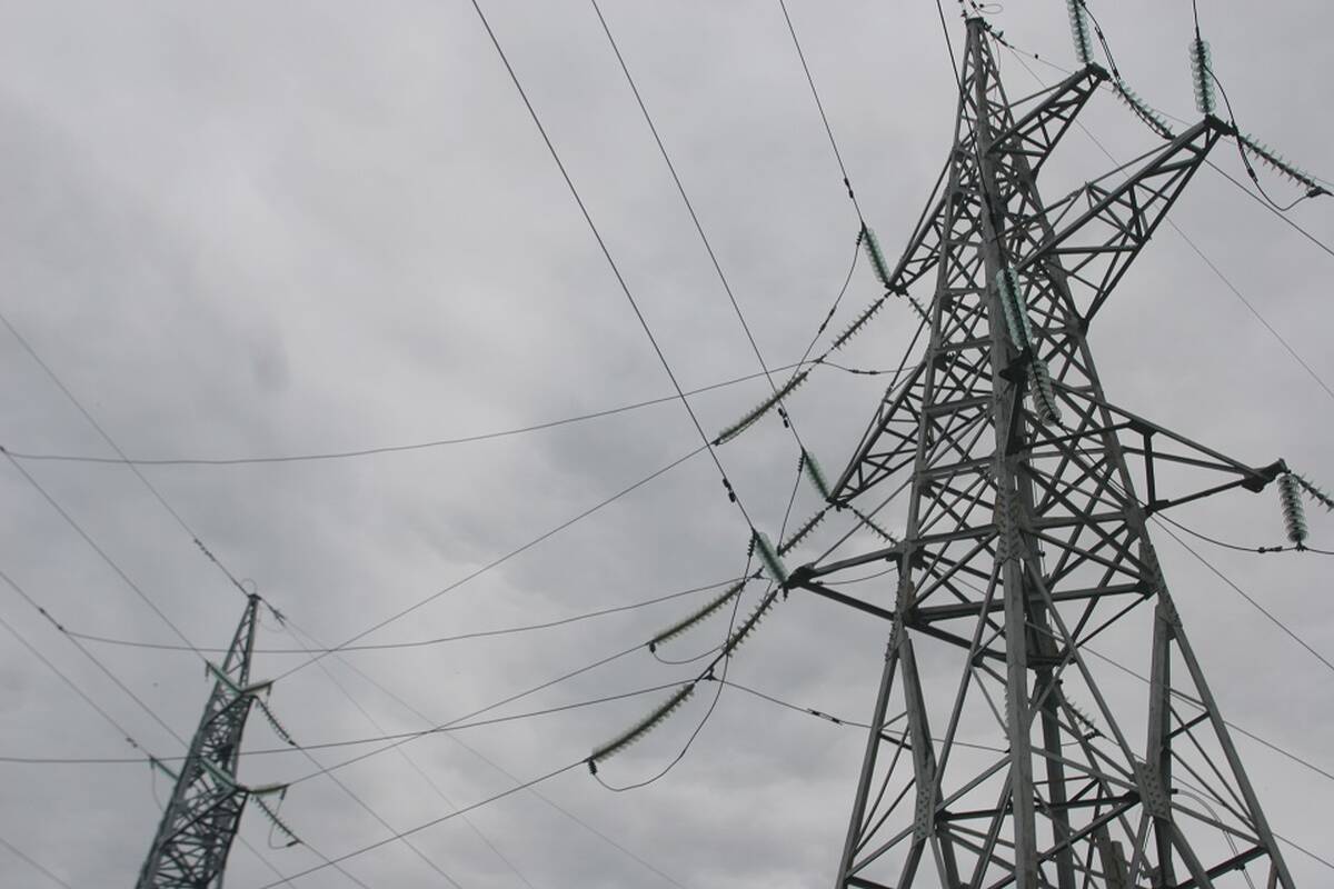 
<span>Elektros kabeliai šiuose miestuose bus nutiesti greičiau</span>
