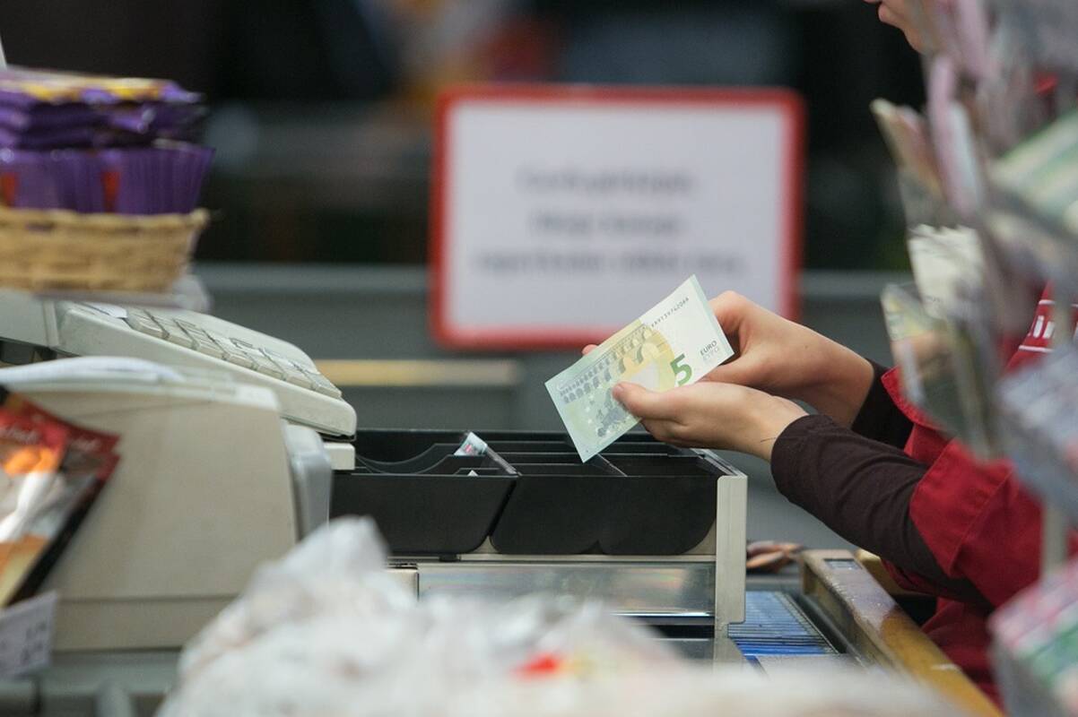 
<span>Vyriausybė nusprendė: ar didins atsiskaitymų grynaisiais ribą?</span>
