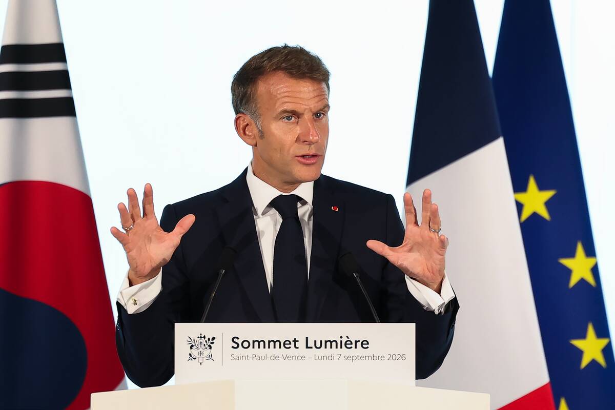 
<span>Macrono sąjungininkai ragina kurti didžiąją koaliciją, kad įveiktų kraštutinius dešiniuo</span>
