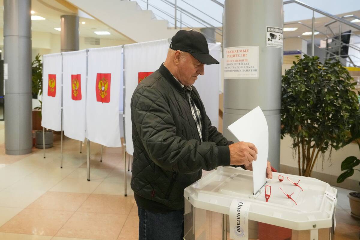 
<span>Antroji rinkimų diena Rusijoje: balsavimą jaukia galingos kibernetinės atakos</span>
