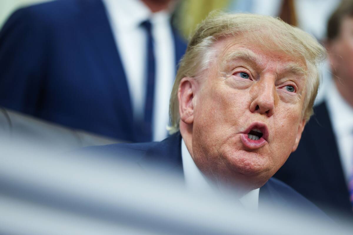 
<span>Trumpas: nestovėsiu nuošalyje ir neleisiu, kad tai įvyktų</span>
