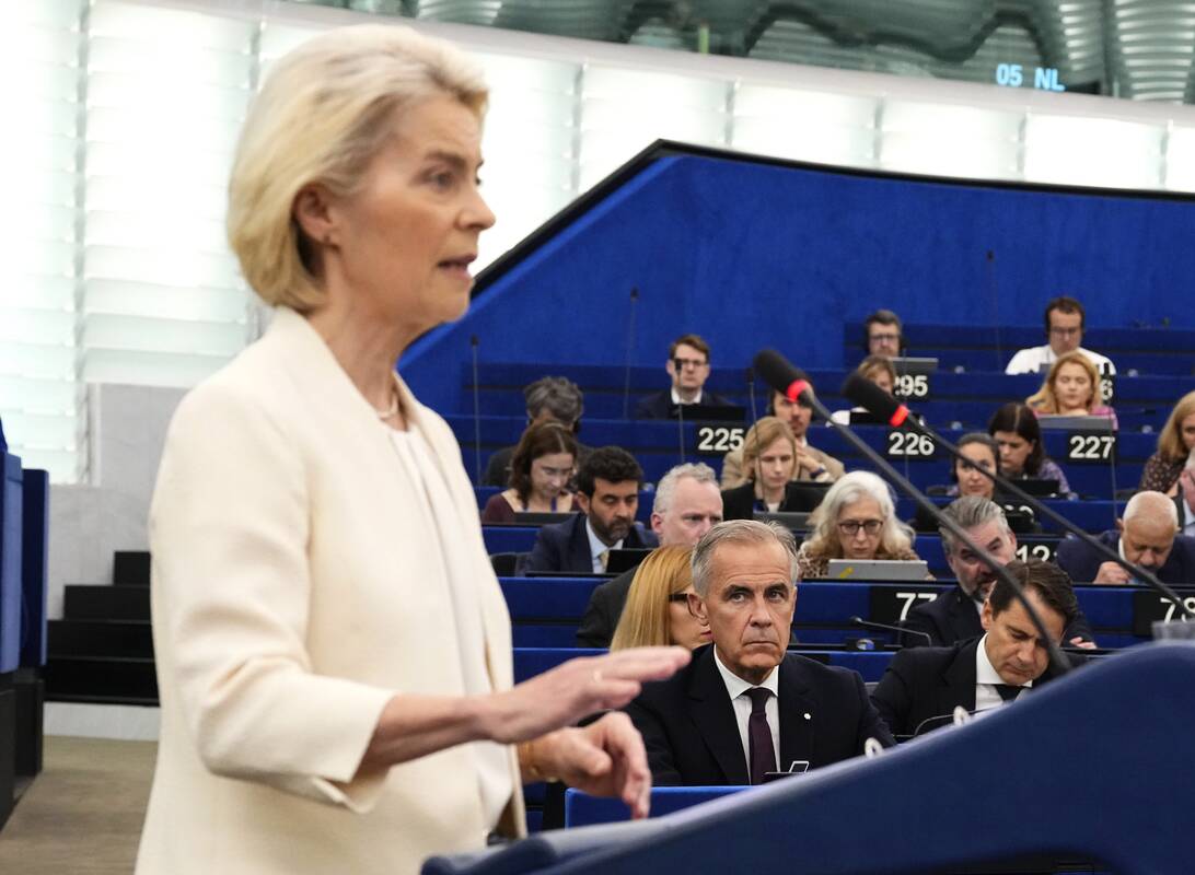 
<span>ES vadovė žada naują „karščio bangų planą“</span>

