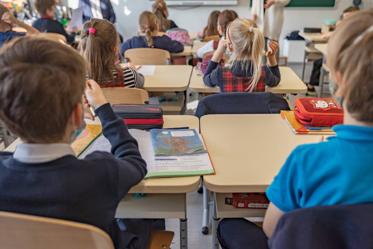 
<span>Konservatoriai siūlo tautinių mažumų mokyklose beveik visus dalykus dėstyti lietuviškai</span>
