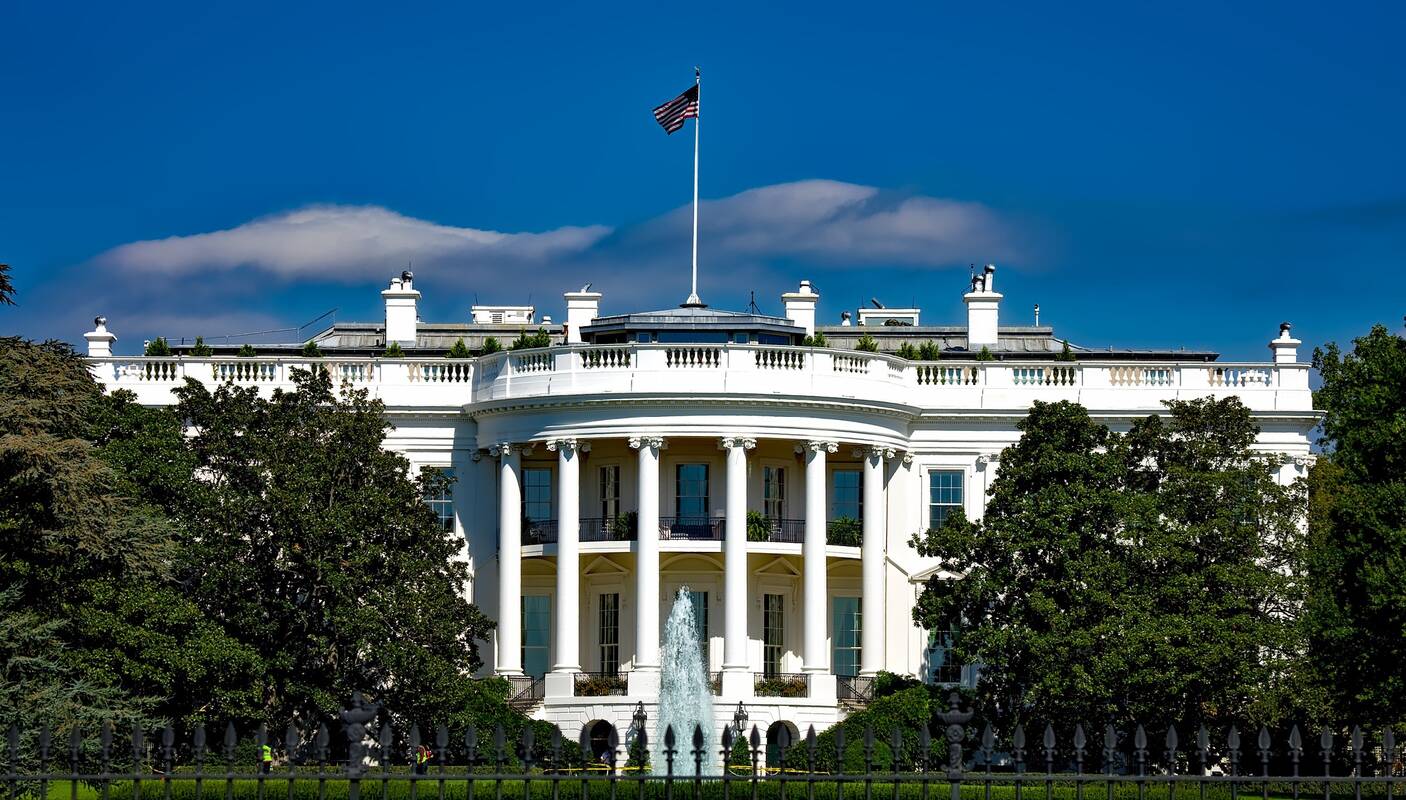 
<span>CNN, MS NOW ir „Politico“ paduos Trumpo administraciją į teismą</span>
