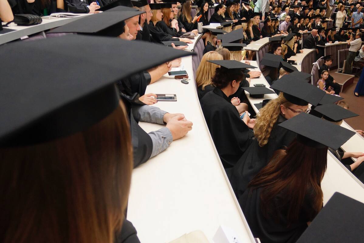 
<span>Siūlo griežtesnius reikalavimus į universitetus priimamiems užsieniečiams</span>
