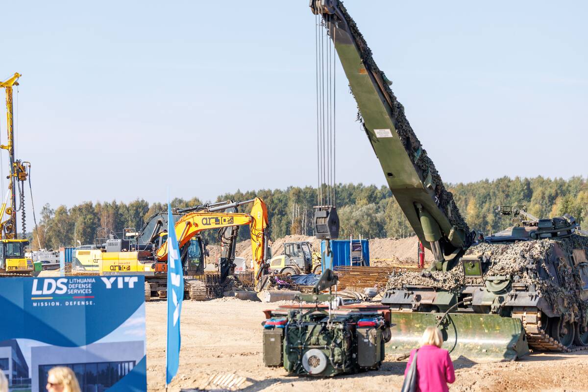 „Leopard 2A8“ gamyklos statybų pradžia