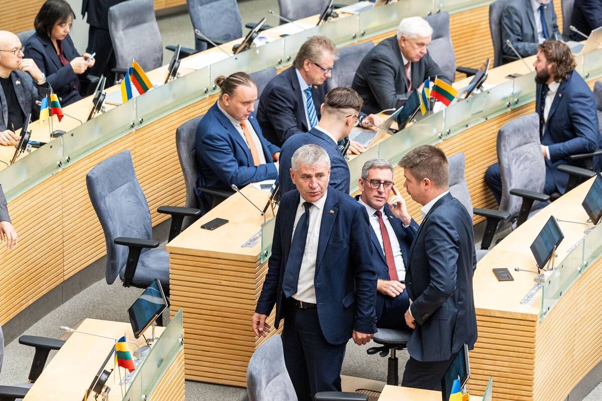 Seimas palaikė branduolinių ginklų draudimo išbraukimą iš Konstitucijos