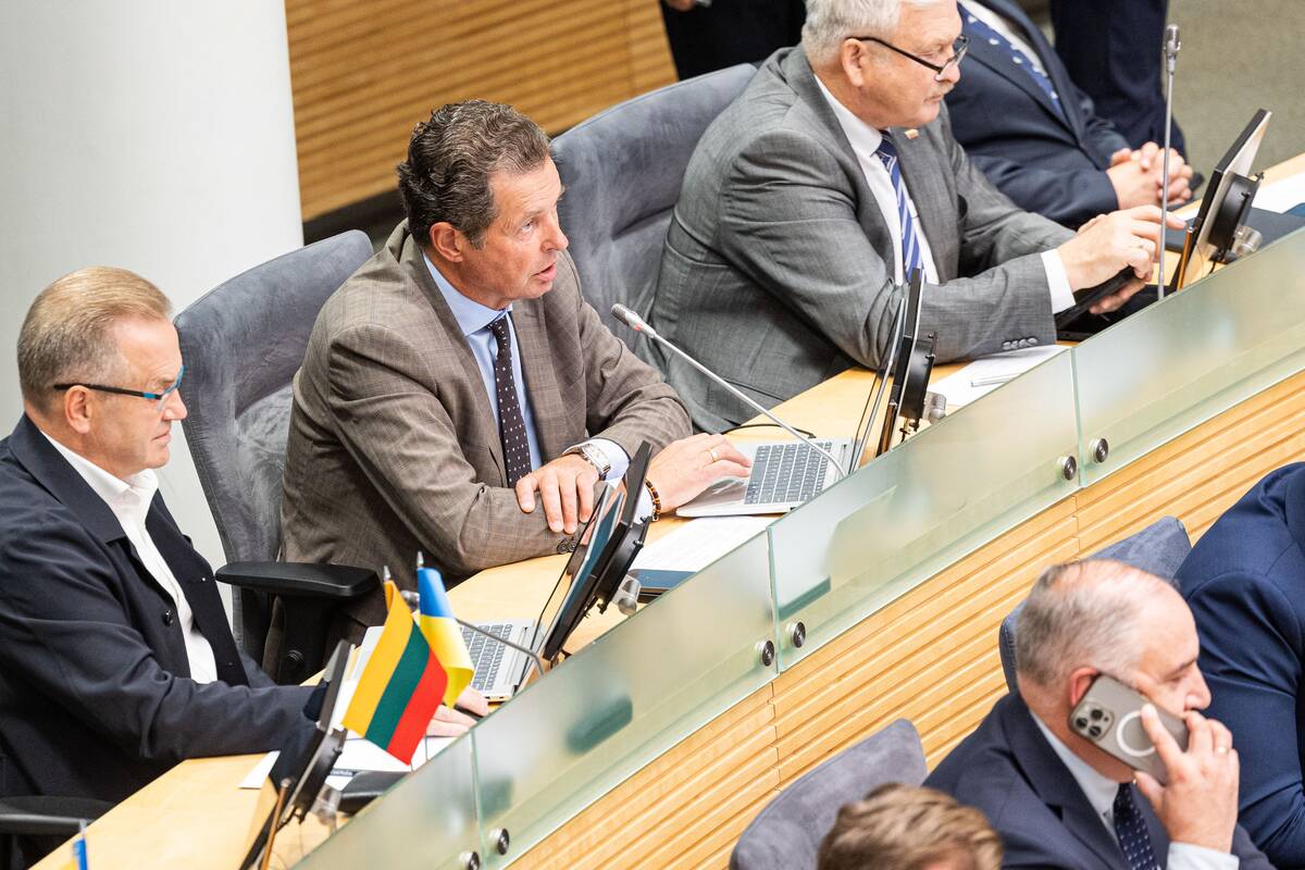 Seimas palaikė branduolinių ginklų draudimo išbraukimą iš Konstitucijos