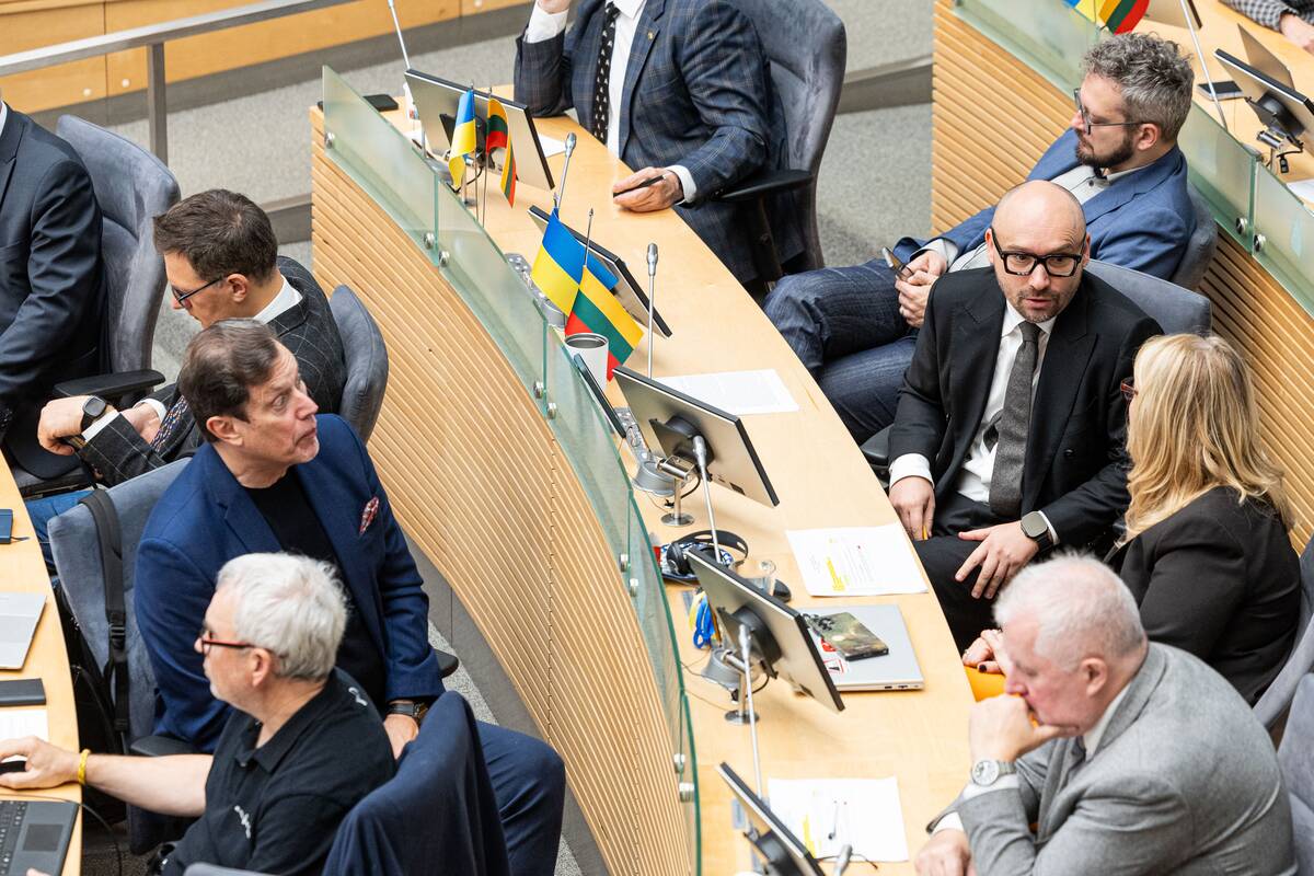 Seimas palaikė branduolinių ginklų draudimo išbraukimą iš Konstitucijos