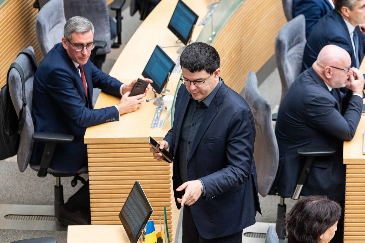 Seimas palaikė branduolinių ginklų draudimo išbraukimą iš Konstitucijos