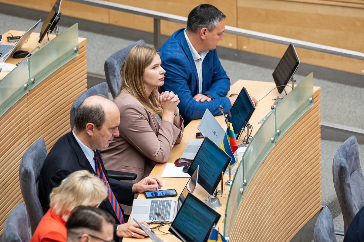 Seimas palaikė branduolinių ginklų draudimo išbraukimą iš Konstitucijos