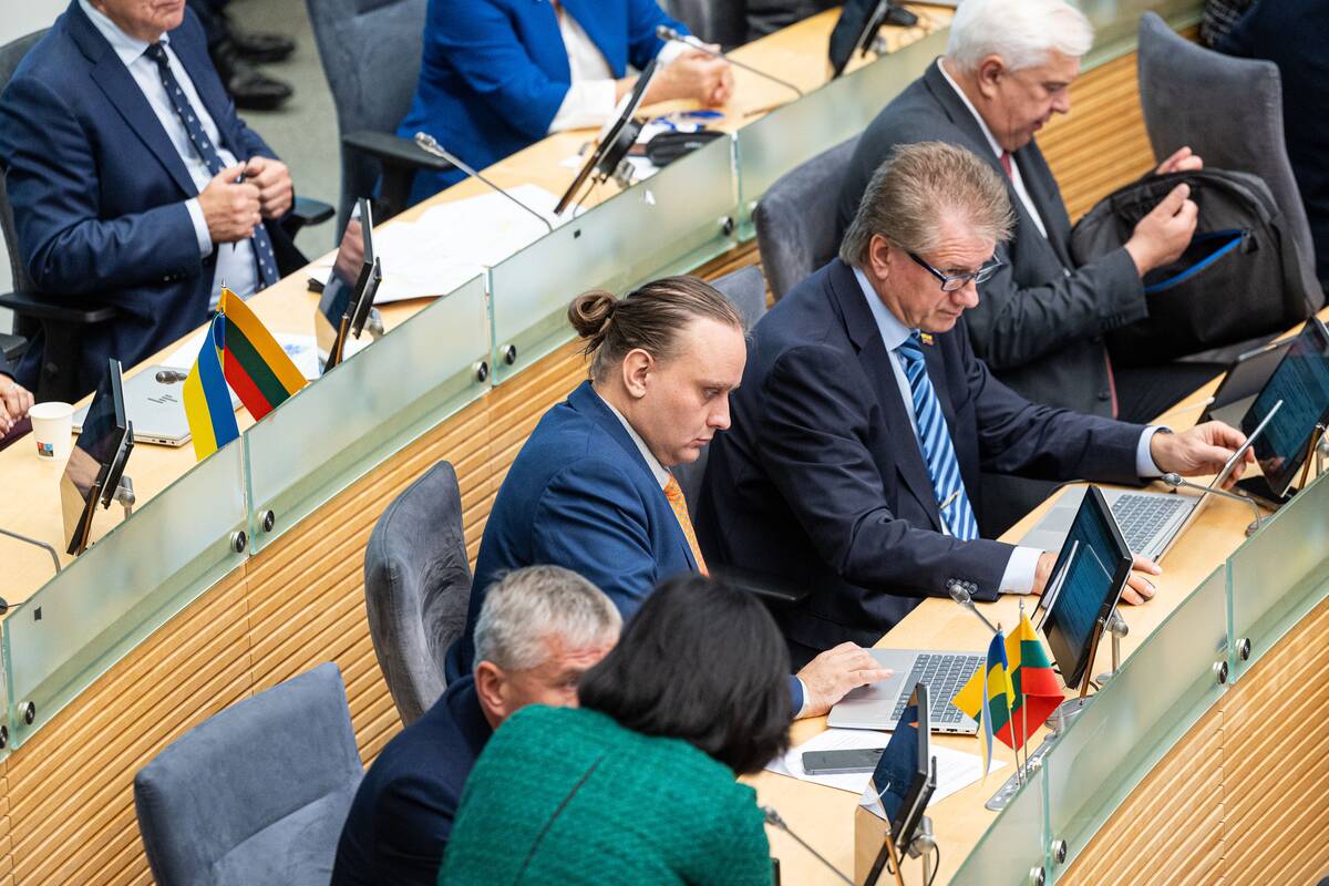 Seimas palaikė branduolinių ginklų draudimo išbraukimą iš Konstitucijos