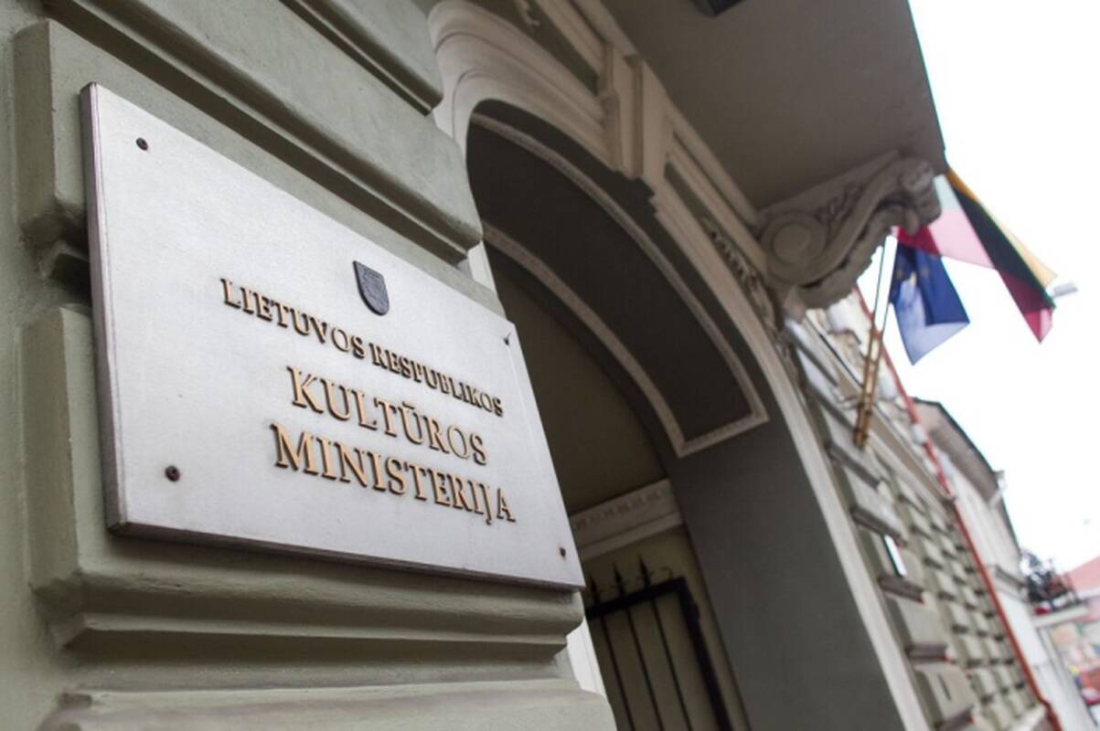 
<span>Į nacionalines premijas pretenduoja 42 menininkai </span>
