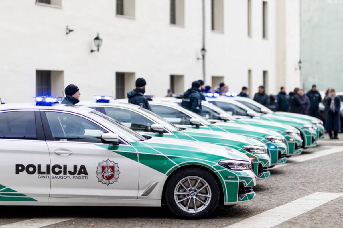 
<span>Policijos komisariato kieme – vandališkas išpuolis</span>
