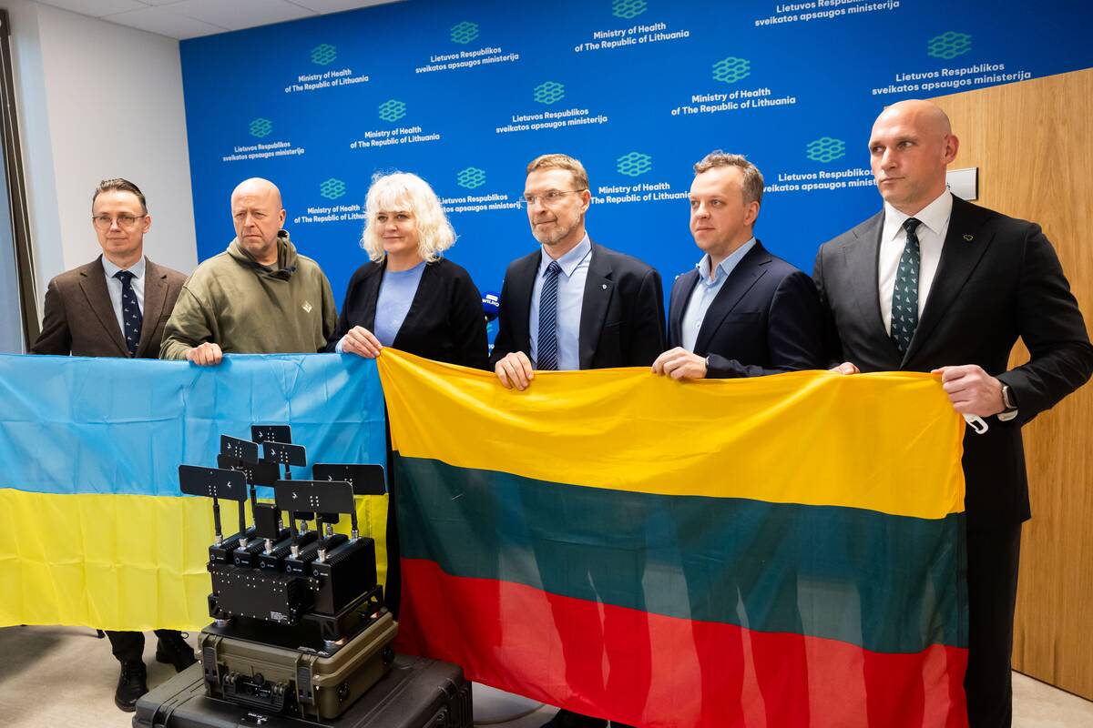 Pristatytos Ukrainos karo medikams skiriamos ir Lietuvoje pagamintos antidronų sistemos