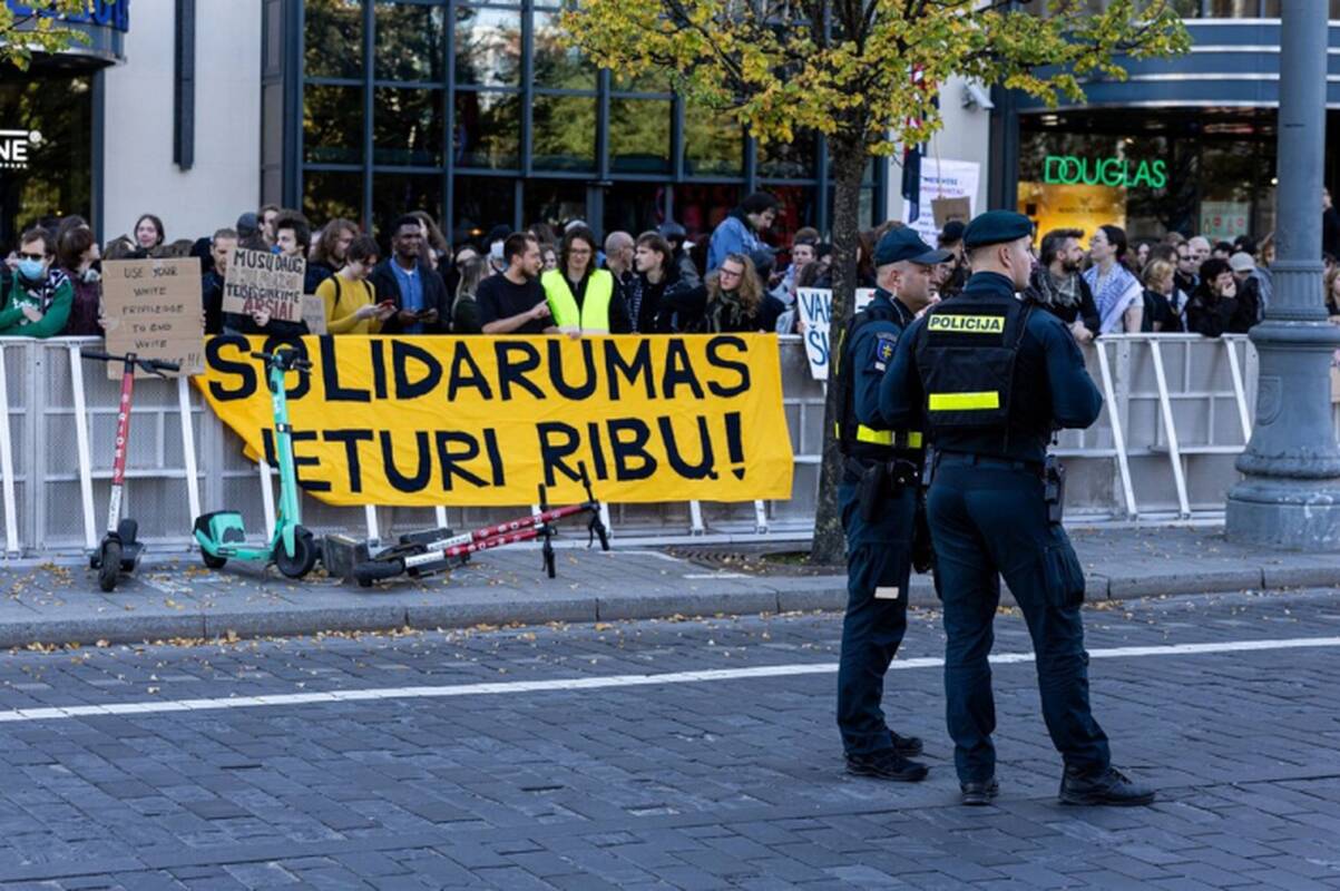 
<span>Tiria, kodėl protesto rengėjai sulaukė policijos įspėjimų </span>
