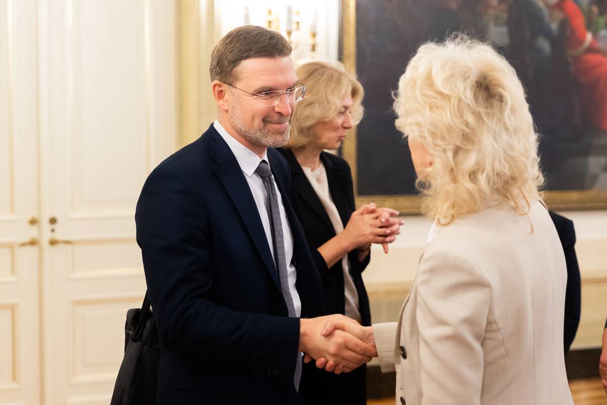 Prezidentas susitiko su Vyriausybės atstovais dėl vaikų saugumo elektroninėje erdvėje