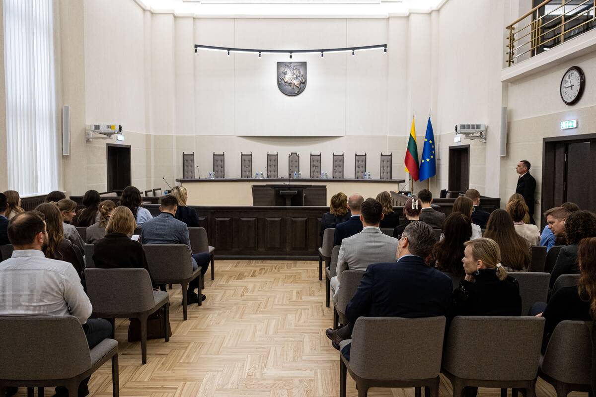 Konstitucinis Teismas atvėrė Jehovos liudytojų bylą