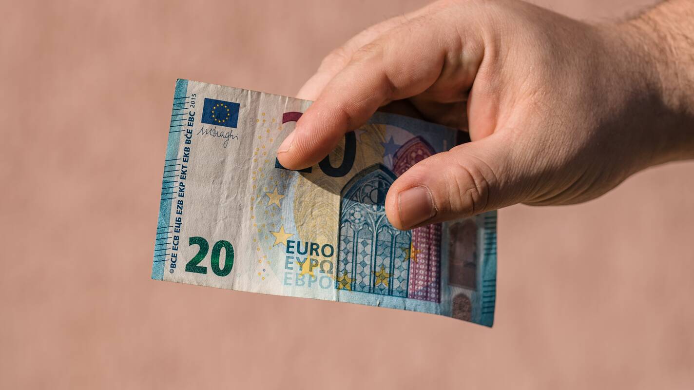 
<span>„Už 20 eurų prisiimu atsakomybę už KET pažeidimus“: po įrašo socialiniame tinkle – nemalonumai</span>
