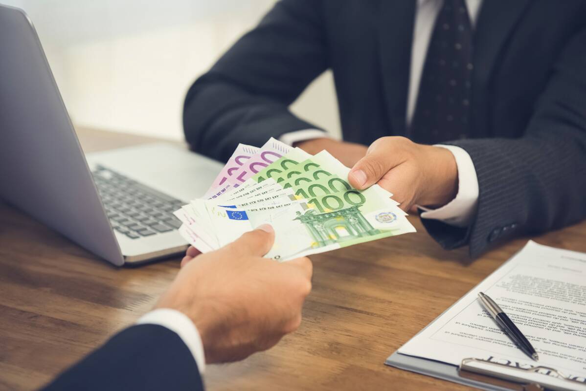 
<span>Teismas: Clintą Eastwoodą reklamoje naudojęs „Mediatonas“ turės atlyginti 0,2 mln. eurų žalą</span>
