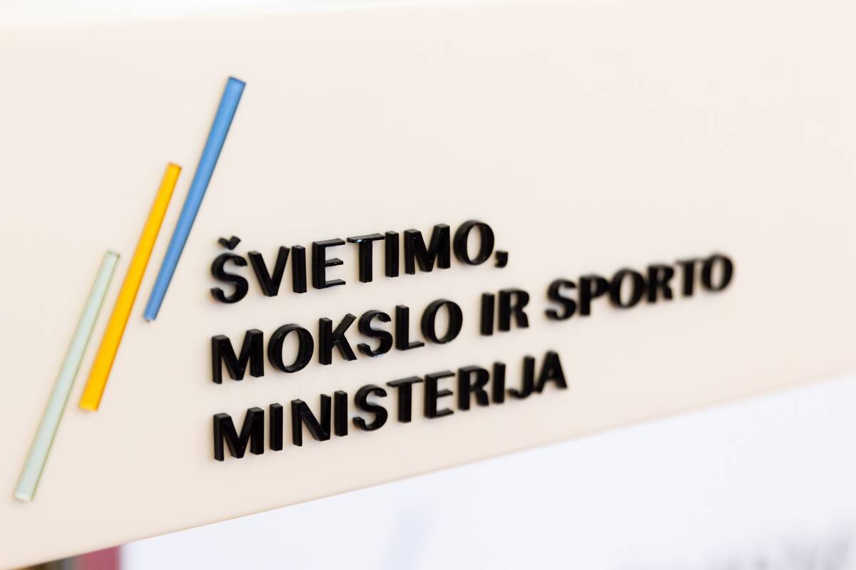 
<span>Nusipelnę švietimui, mokslui ir sportui bus apdovanoti garbės ženklais</span>
