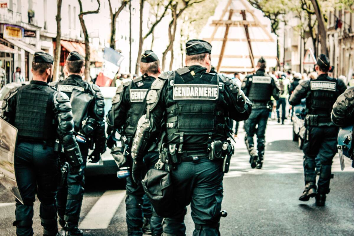 
<span>Po smurto protrūkio Paryžiuje – dalinė komendanto valanda ir protestų draudimas</span>
