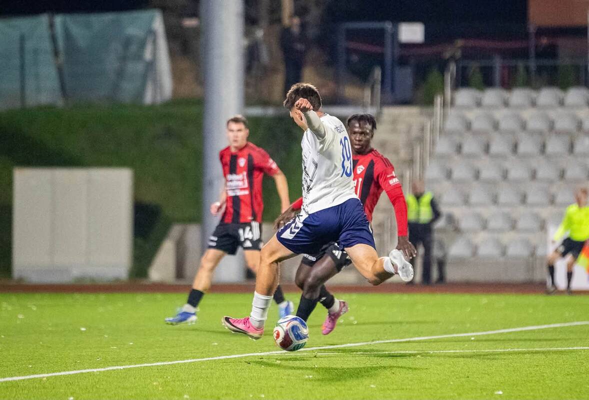 
<span>Futbolo lygoje debiutavo ir buvęs rinktinės kapitonas</span>

