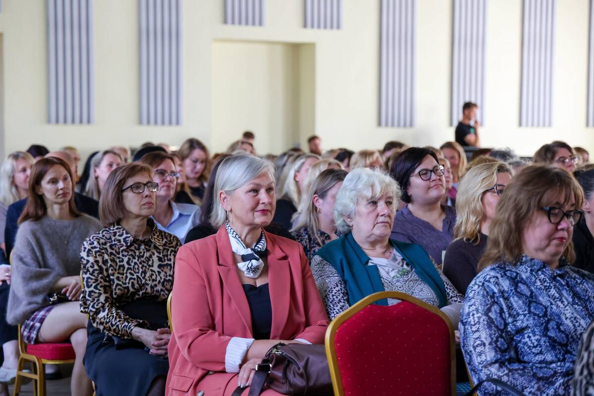 Proga: šventėje pagerbti socialiniai darbuotojai.