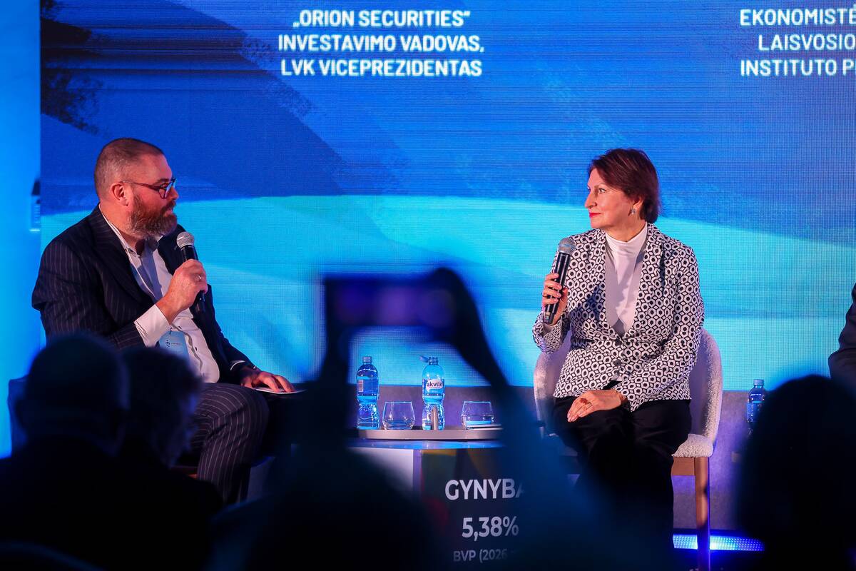 „Orion Securities“ investavimo vadovas, LVK viceprezidentas Marius Dubnikovas ir ekonomistė, Lietuvos laisvosios rinkos instituto prezidentė Elena Leontjeva