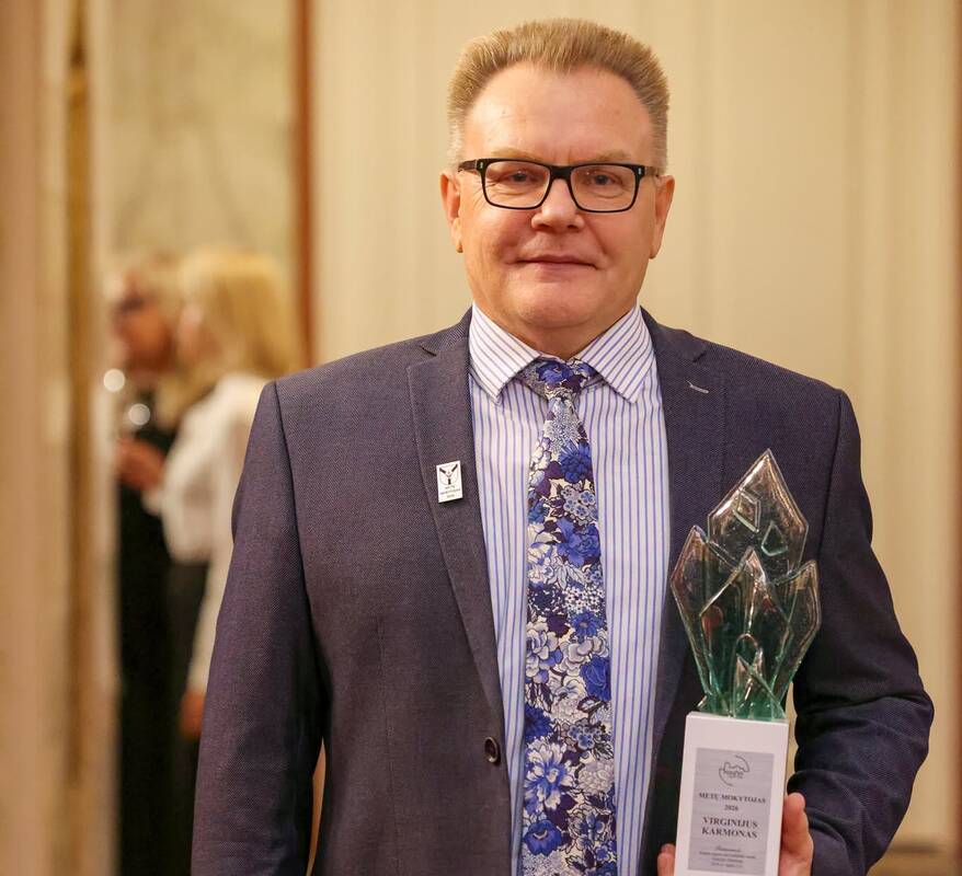 Nominacija: Metų mokytojo titulas atiteko Domeikavos gimnazijos fizikos mokytojui ekspertui V. Karmonui.