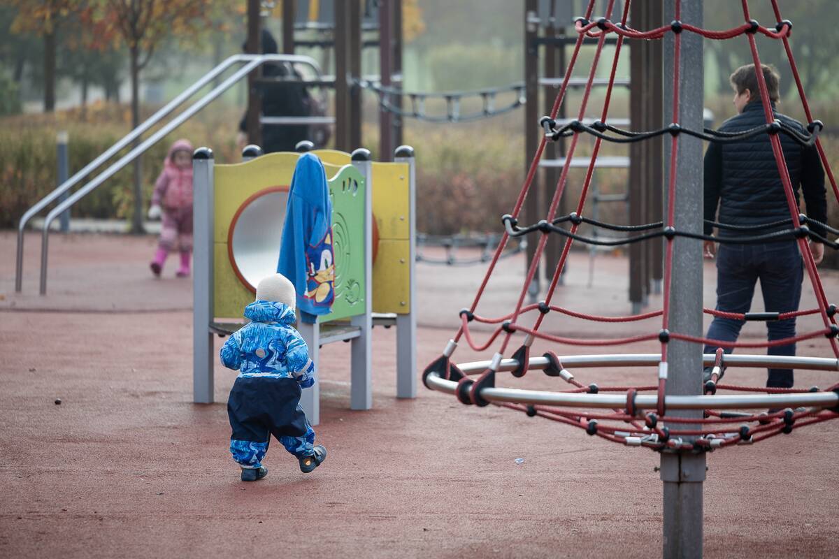 Kauniečiai mėgaujasi saulėtu šeštadieniu