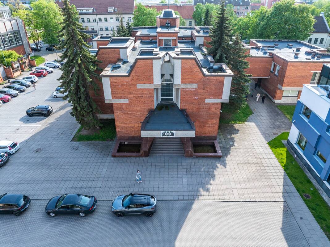 Pinigai: 257,4 tūkst. eurų iš savivaldybės valdymo programos ketinama skirti dviejų pastatų remontui – Santuokų rūmams ir Vytauto gatvės 13 pastato remontui.
